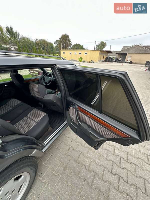 Универсал Mercedes-Benz E-Class 1994 в Шумске