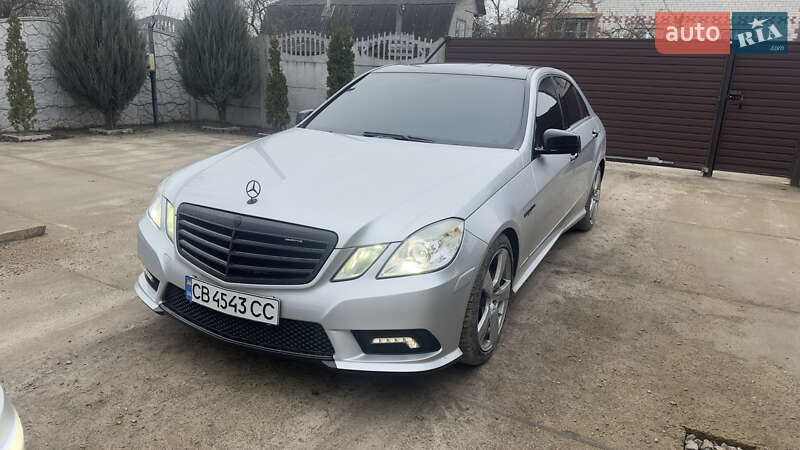 Седан Mercedes-Benz E-Class 2011 в Чернігові