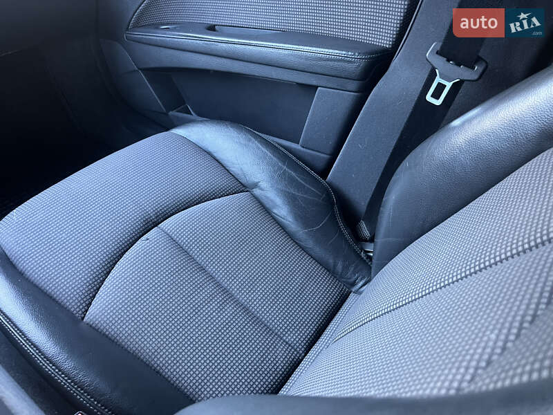 Седан Mercedes-Benz E-Class 2004 в Надвірній фото 20 Седан Mercedes-Benz E-Class 2004 в Надвірній