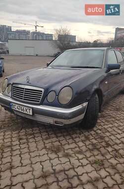 Седан Mercedes-Benz E-Class 1997 в Львове