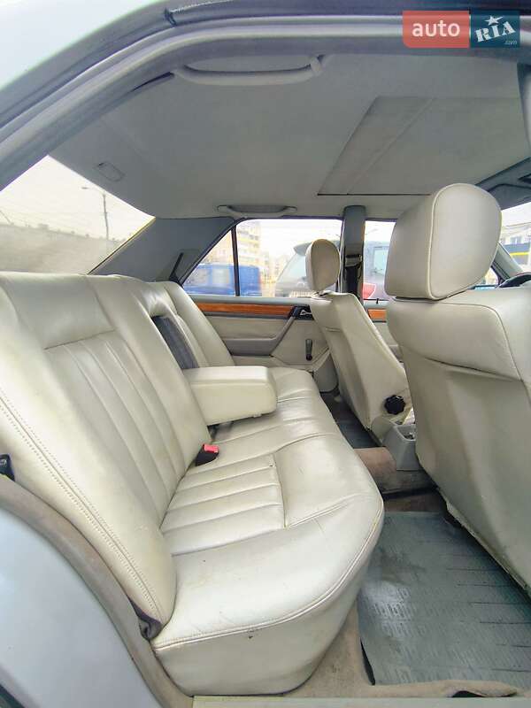 Седан Mercedes-Benz E-Class 1990 в Харкові фото 10 Седан Mercedes-Benz E-Class 1990 в Харкові