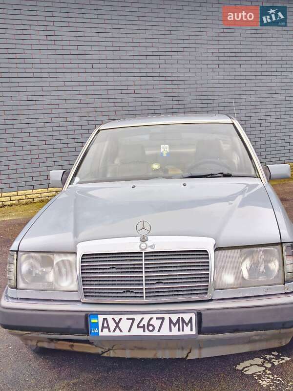 Mercedes-Benz E-Class 1990 Mercedes-Benz E-Class 1990