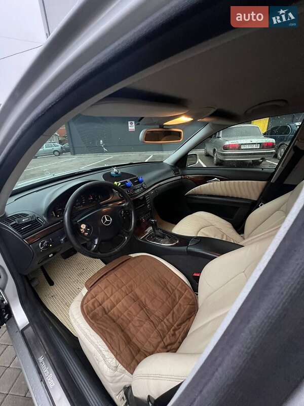 Седан Mercedes-Benz E-Class 2003 в Кременце