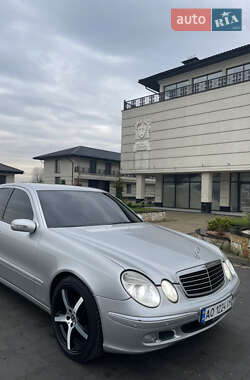 Седан Mercedes-Benz E-Class 2002 в Хусте