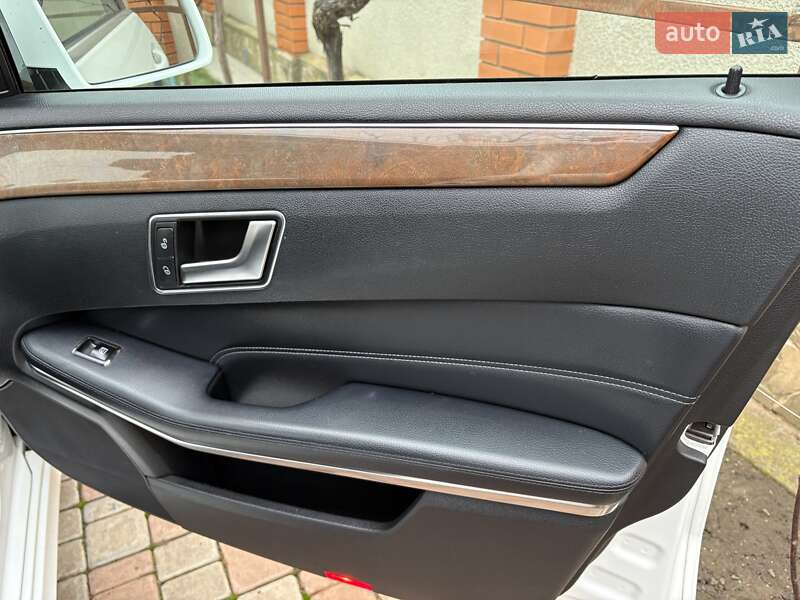 Седан Mercedes-Benz E-Class 2014 в Одесі