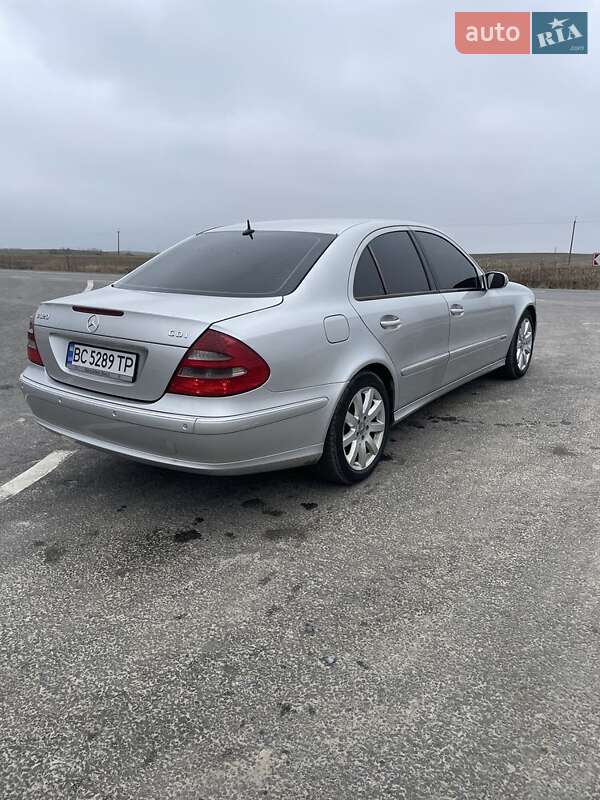 Седан Mercedes-Benz E-Class 2003 в Львові