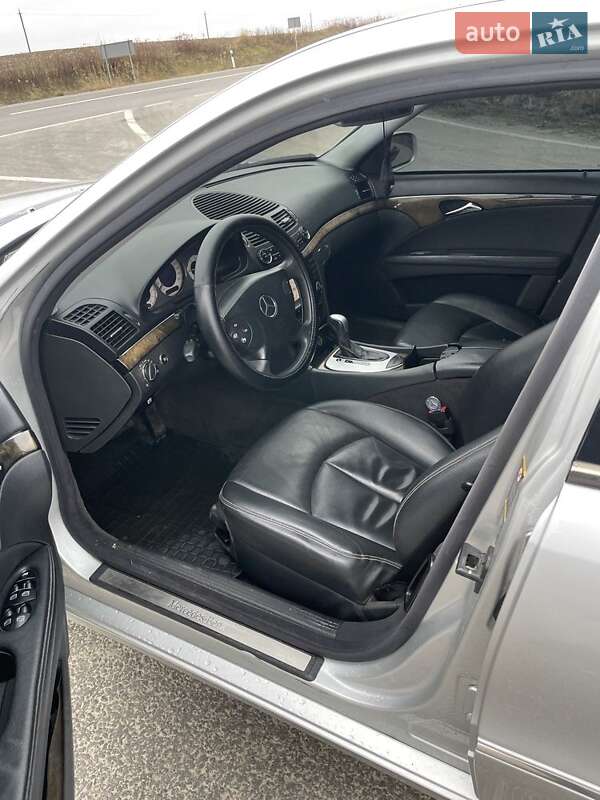Седан Mercedes-Benz E-Class 2003 в Львові