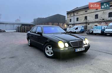 Седан Mercedes-Benz E-Class 2001 в Львові