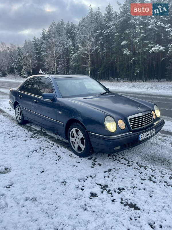 Седан Mercedes-Benz E-Class 1996 в Киеве