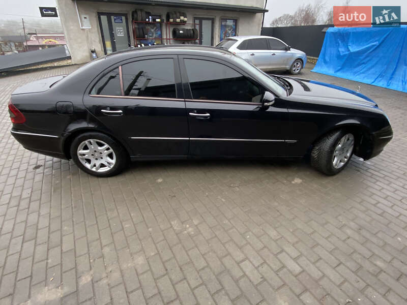 Седан Mercedes-Benz E-Class 2008 в Вишневце