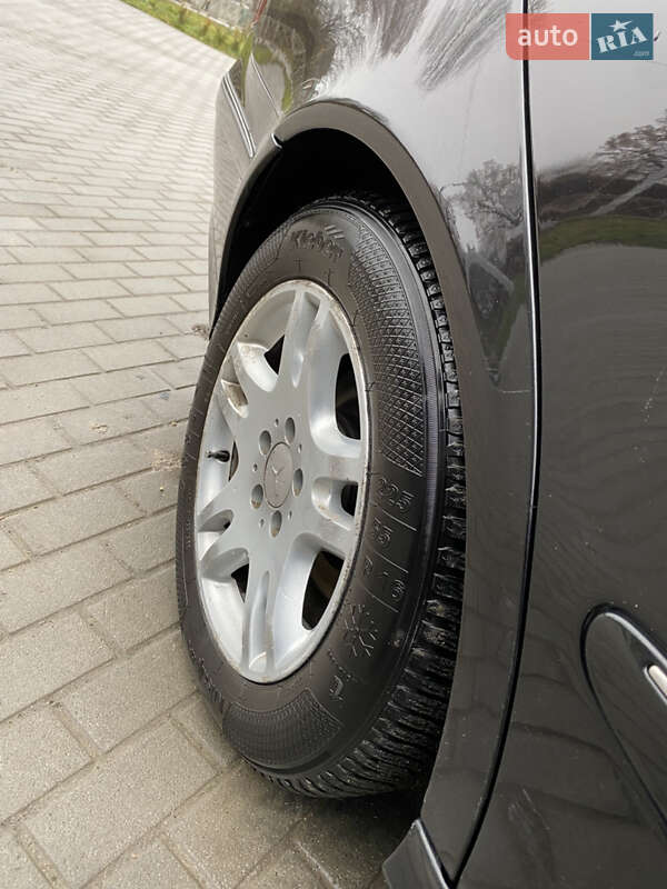 Седан Mercedes-Benz E-Class 2008 в Вишневце