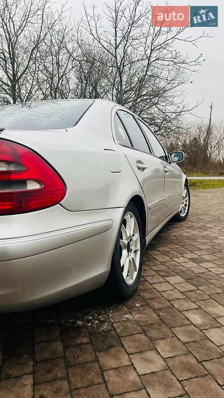 Седан Mercedes-Benz E-Class 2003 в Буську