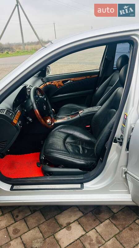 Седан Mercedes-Benz E-Class 2003 в Буську