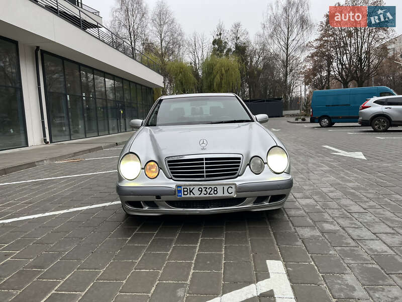 Седан Mercedes-Benz E-Class 2001 в Ровно