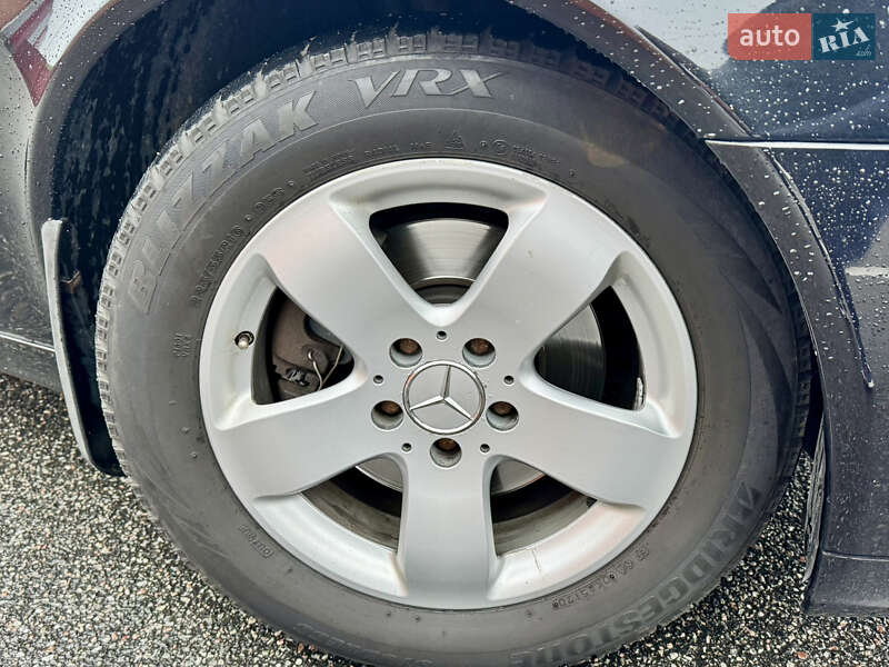 Седан Mercedes-Benz E-Class 2004 в Києві