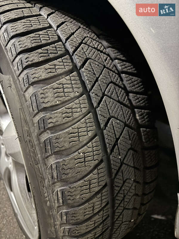 Седан Mercedes-Benz E-Class 2001 в Кривому Розі