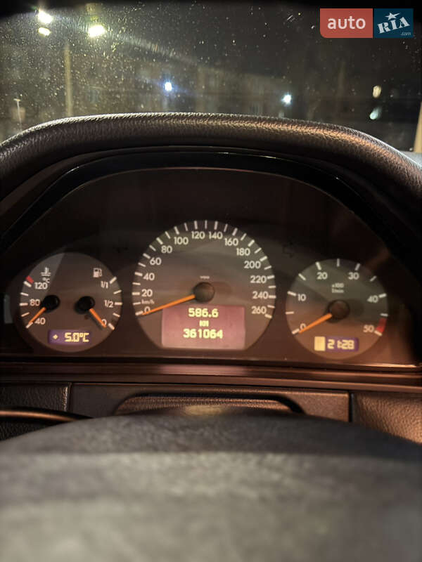 Седан Mercedes-Benz E-Class 2001 в Кривому Розі