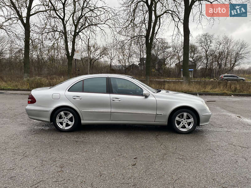 Седан Mercedes-Benz E-Class 2006 в Кіцмані