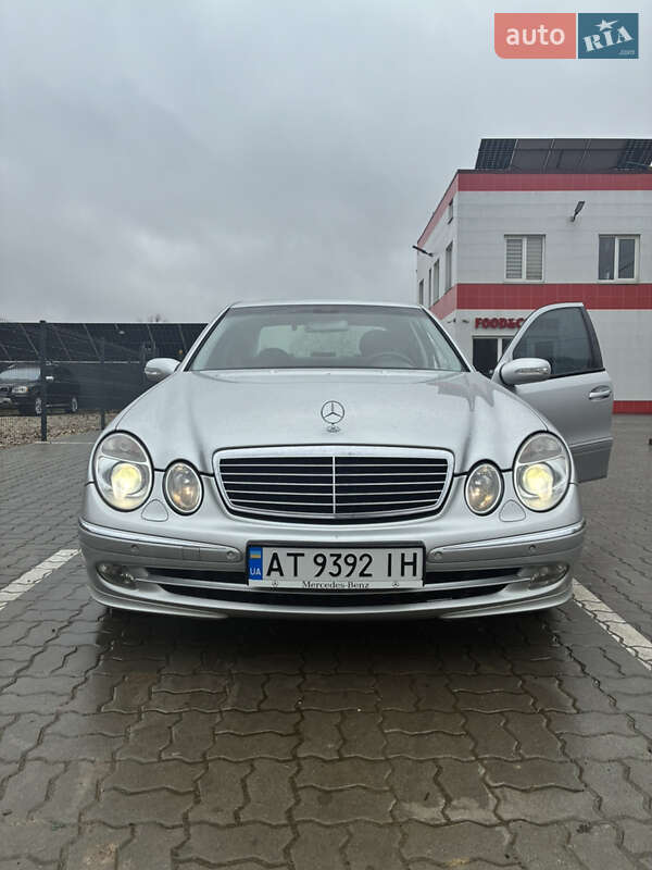 Седан Mercedes-Benz E-Class 2004 в Калуші