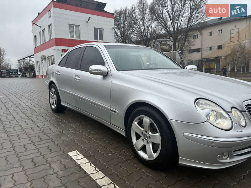 Седан Mercedes-Benz E-Class 2004 в Калуші
