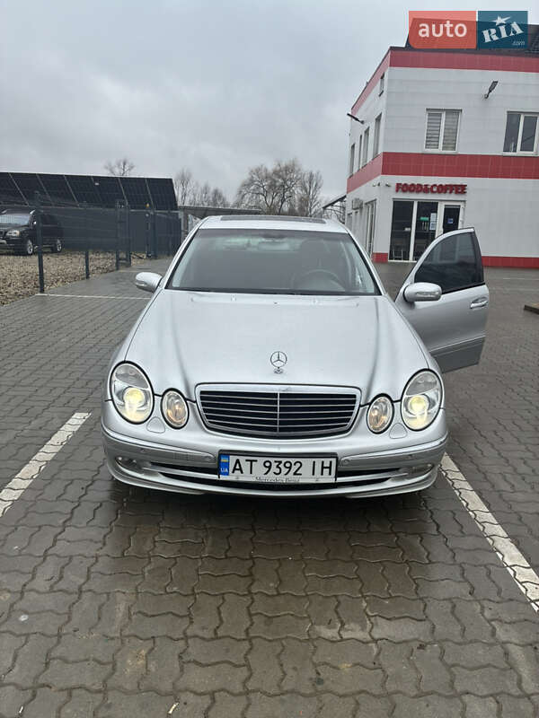 Седан Mercedes-Benz E-Class 2004 в Калуші