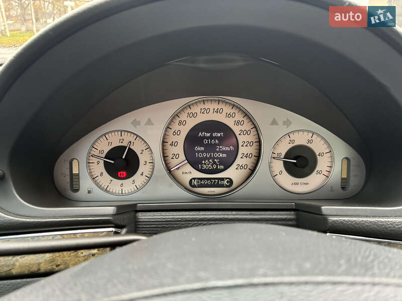 Седан Mercedes-Benz E-Class 2004 в Калуші