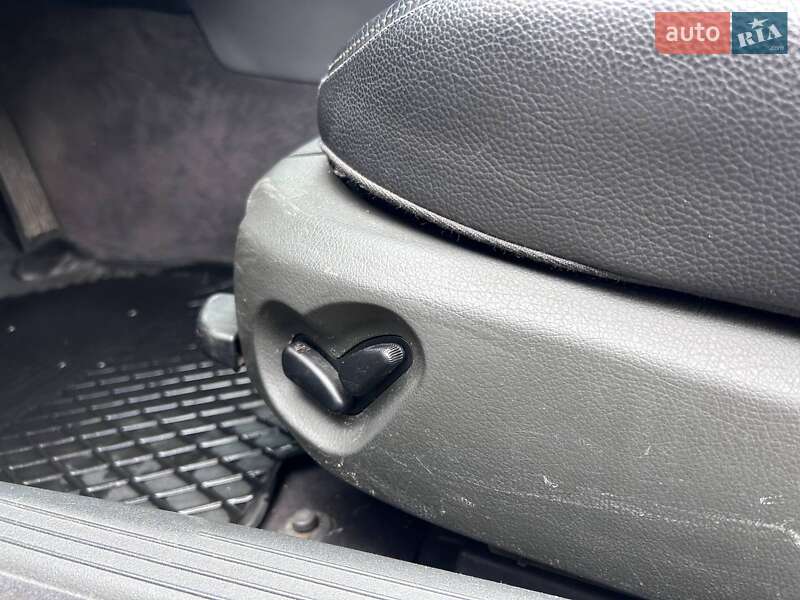 Седан Mercedes-Benz E-Class 2003 в Києві