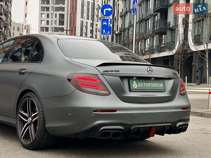 Седан Mercedes-Benz E-Class 2018 в Києві