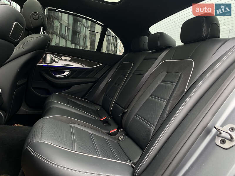 Седан Mercedes-Benz E-Class 2018 в Києві