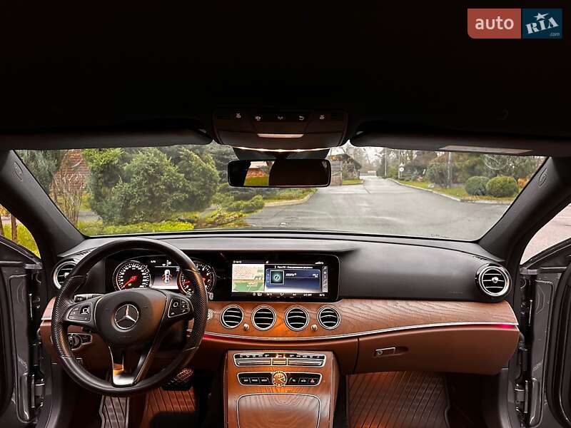 Седан Mercedes-Benz E-Class 2018 в Києві