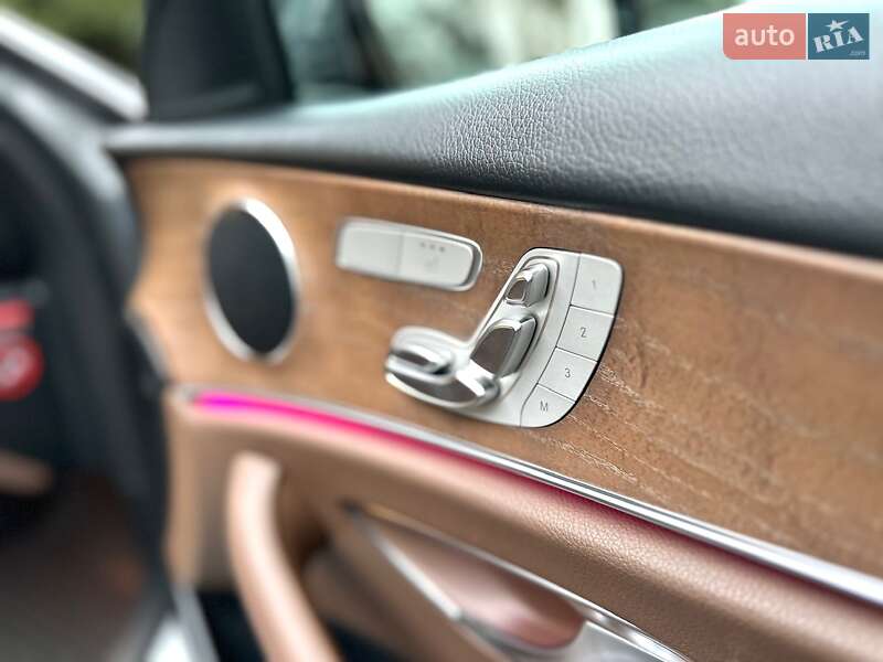 Седан Mercedes-Benz E-Class 2018 в Києві