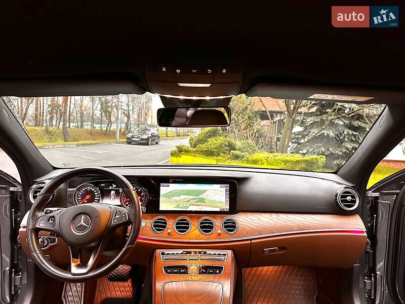 Седан Mercedes-Benz E-Class 2018 в Києві