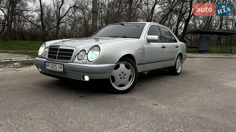 Седан Mercedes-Benz E-Class 1999 в Запоріжжі