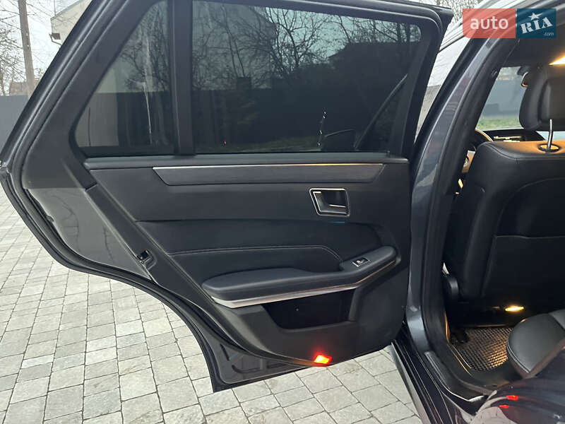 Седан Mercedes-Benz E-Class 2015 в Івано-Франківську