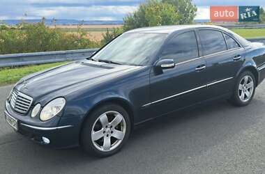 Седан Mercedes-Benz E-Class 2004 в Иршаве