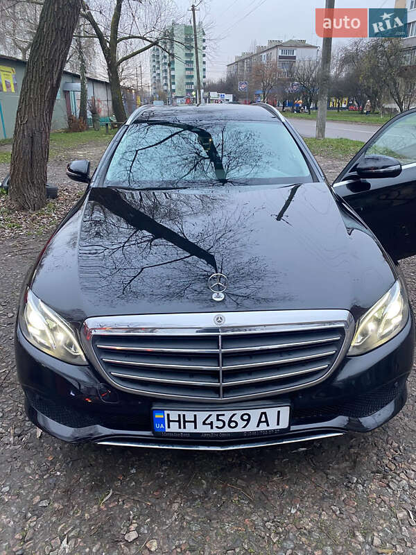 Универсал Mercedes-Benz E-Class 2016 в Киеве