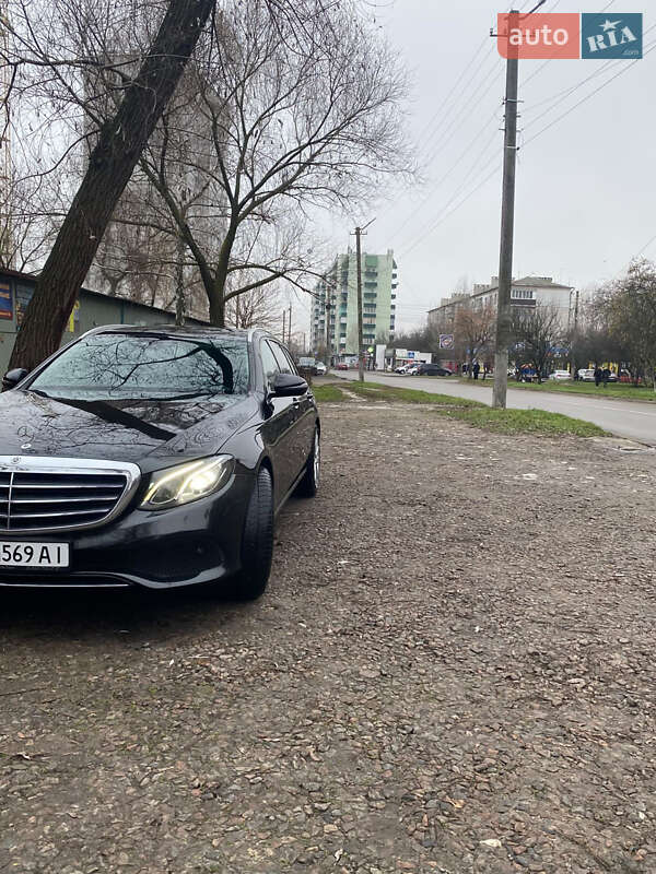 Универсал Mercedes-Benz E-Class 2016 в Киеве
