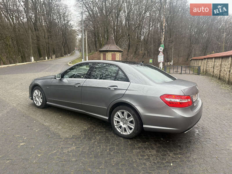 Седан Mercedes-Benz E-Class 2009 в Чернівцях