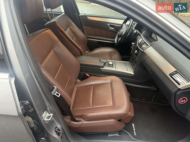 Седан Mercedes-Benz E-Class 2009 в Чернівцях