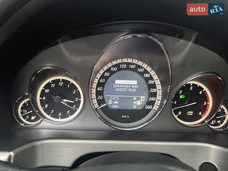 Седан Mercedes-Benz E-Class 2009 в Чернівцях