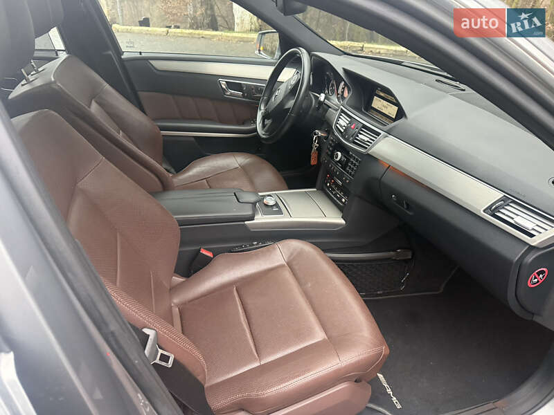 Седан Mercedes-Benz E-Class 2009 в Чернівцях