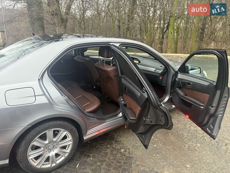 Седан Mercedes-Benz E-Class 2009 в Чернівцях