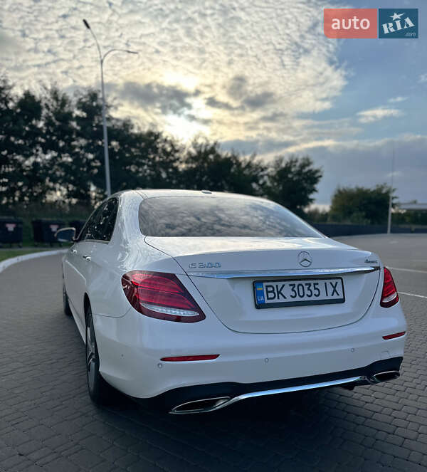 Седан Mercedes-Benz E-Class 2016 в Ровно фото 20 Седан Mercedes-Benz E-Class 2016 в Ровно