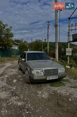 Седан Mercedes-Benz E-Class 1995 в Могилів-Подільському