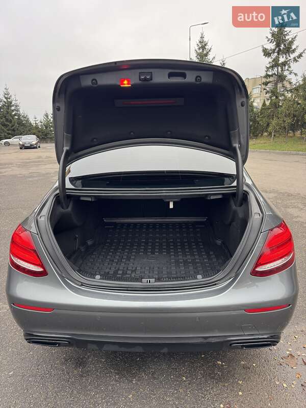 Седан Mercedes-Benz E-Class 2016 в Тернополе