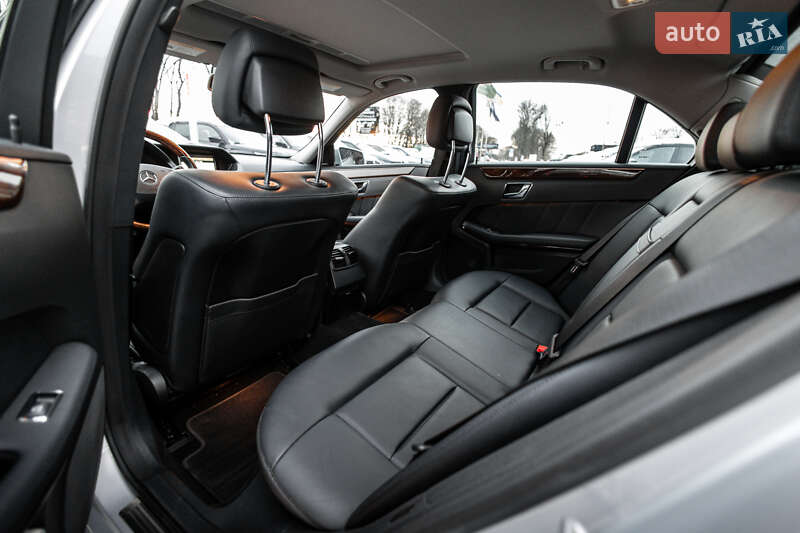 Седан Mercedes-Benz E-Class 2009 в Львове