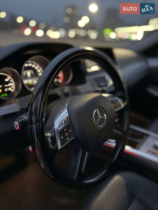 Седан Mercedes-Benz E-Class 2013 в Киеве