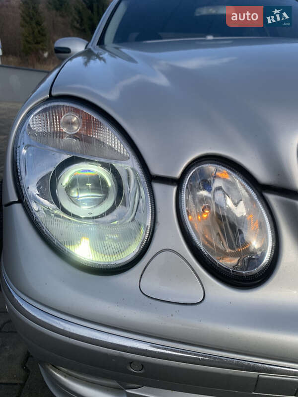 Седан Mercedes-Benz E-Class 2003 в Сваляве