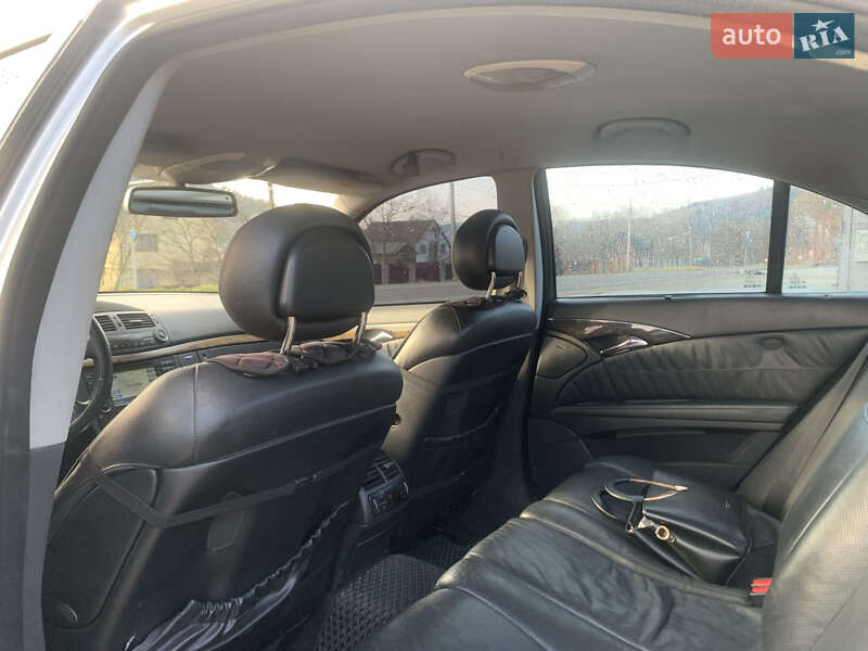 Седан Mercedes-Benz E-Class 2003 в Сваляве