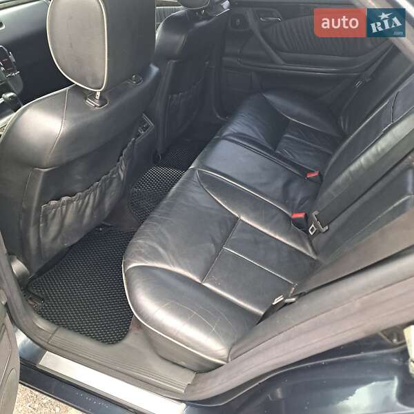 Седан Mercedes-Benz E-Class 2001 в Тульчині